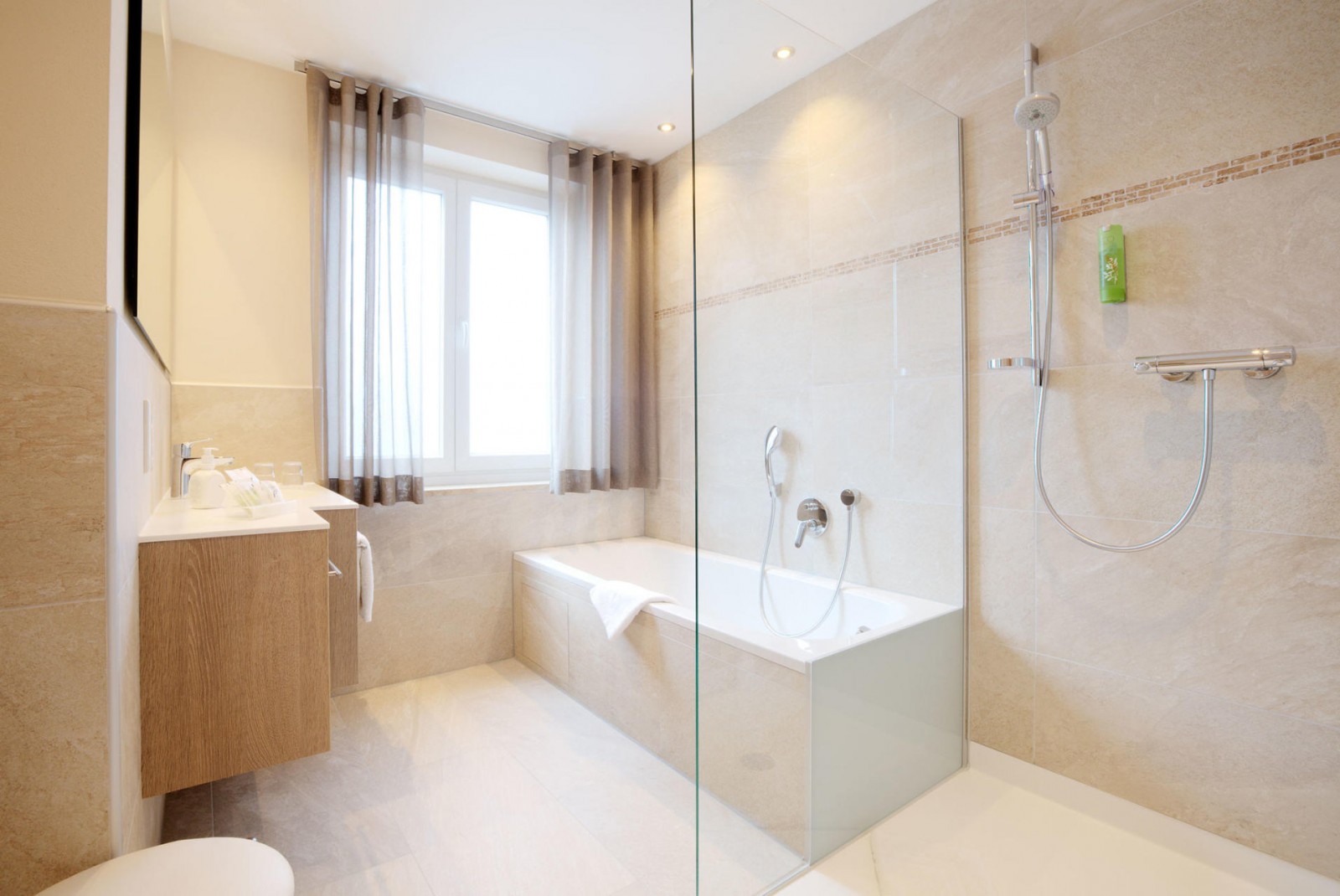 Bathroom Double Room Deluxe - Hotel Gams Beilngries
